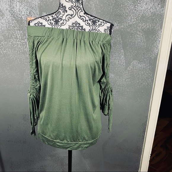 ALISON ANDREWS Off-the-shoulder Cinched-sleeve Top - Picture 3 of 11